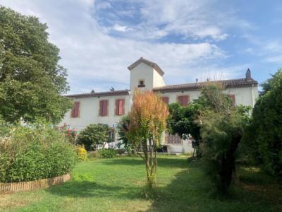 Castelnaudary Property 650m2 On Wooded Park Of 2ha With Outbuilding, Water Sources And Lake.