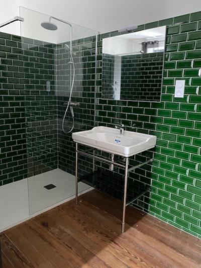 Spacious T3 In Renovated Bourgeois Building With Large Terrace