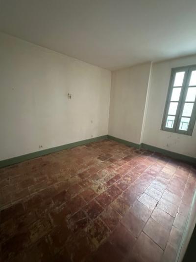Spacious 2-bedroom Apartment On The Second Floor
