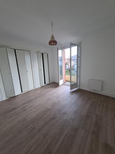 Pretty Renovated Townhouse