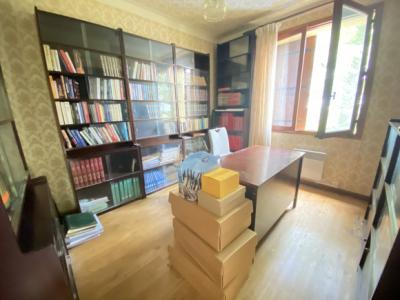 10 Km From Limoux, 5 Bedroom Villa On Land Of Approximately 2300 M2