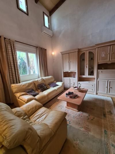 Cepie Charming House Type 5 Furnished With Terrace And Garden, In A Quiet Environment.