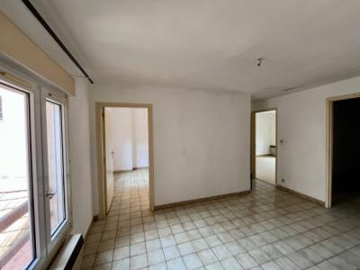 Bastide: Building With 4 Apartments And 2 Professional Premises To Renovate