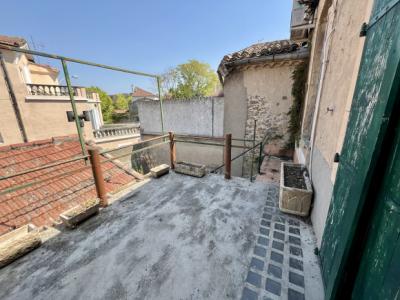 Near The Banks Of The Aude And The City: Real Estate Complex With Courtyards To Renovate
