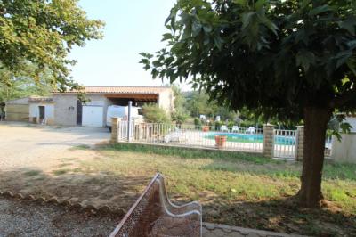 Limoux, Villa On 6500m2 Of Land With Swimming Pool And Outbuilding.