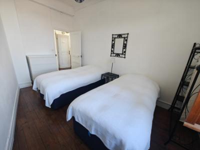 3 Km From Esperaza - Spacious, Dual-aspect Village House.