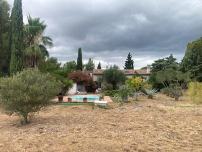 Gruissan, 3km From The Beaches, Renovated Character House With 5 Bedrooms, On A 2.5 Hectare Park, Wi