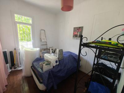 3 Km From Esperaza - Spacious, Dual-aspect Village House.
