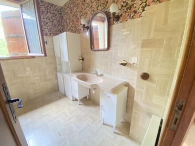 10 Km From Limoux, 5 Bedroom Villa On Land Of Approximately 2300 M2