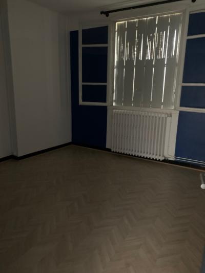 Large Flat T3 Renovated With Taste Close To The Center Of Limoux.