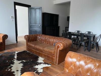 Spacious T3 In Renovated Bourgeois Building With Large Terrace