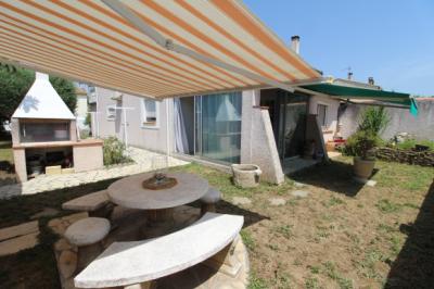 Pieusse - Villa On 374 M2 Of Land