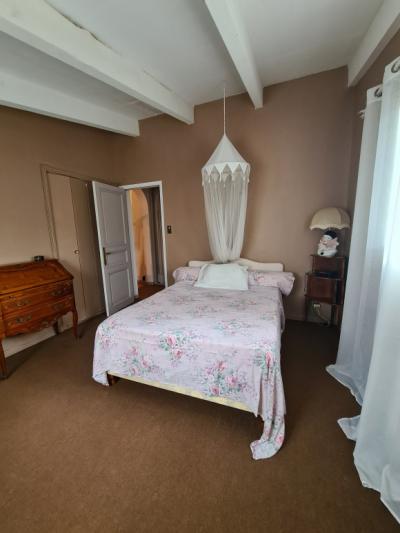 Cepie Charming House Type 5 Furnished With Terrace And Garden, In A Quiet Environment.