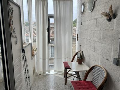 Palais District - Furnished Studio - Elevator - Veranda