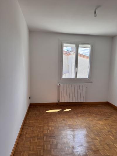 Very Beautiful Renovated 5-room House With Large Terrace, Garden And Garage