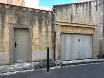 City Center House With Courtyard And Garage