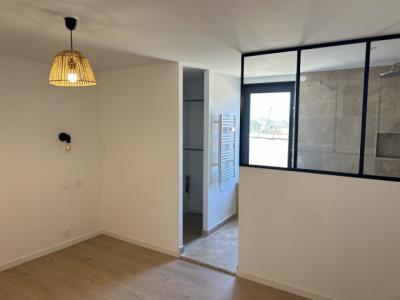 Completely Renovated - 1-bedroom Apartment With Courtyard - 55 M2 - Reversible Air Conditioning