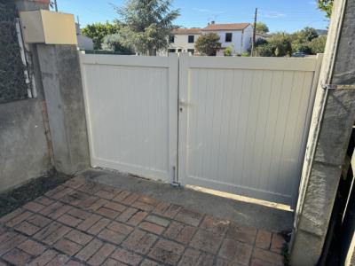Near Limoux City Center, Residential Area, Spacious 4-sided Villa On 900 M2 Of Land
