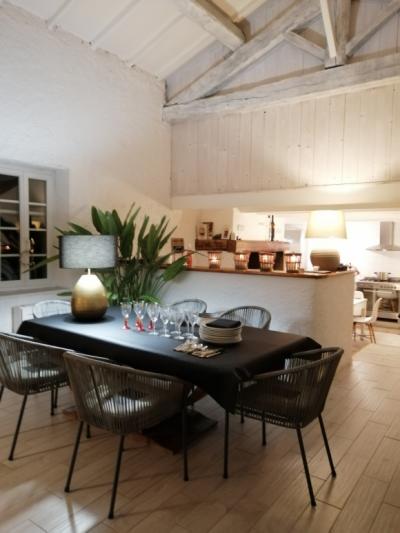 Gruissan, 3km From The Beaches, Renovated Character House With 5 Bedrooms, On A 2.5 Hectare Park, Wi