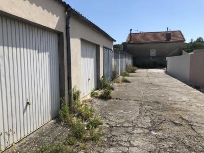 Garages / Box - Near Sabatier High School - Approximately 15m2 - Private Dead End