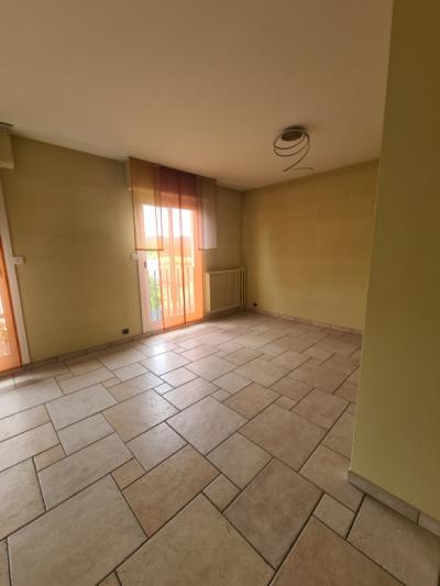 Near Limoux City Center, Residential Area, Spacious 4-sided Villa On 900 M2 Of Land