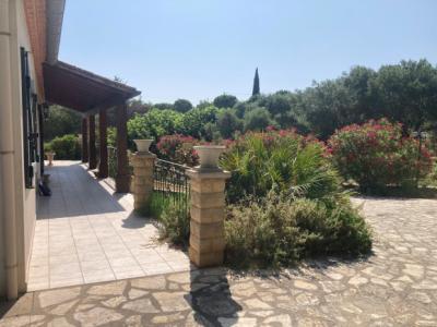 Carcassonne/lezignan Axis, Large Detached Villa With Garage, Swimming Pool, And Pool House, On A Lar
