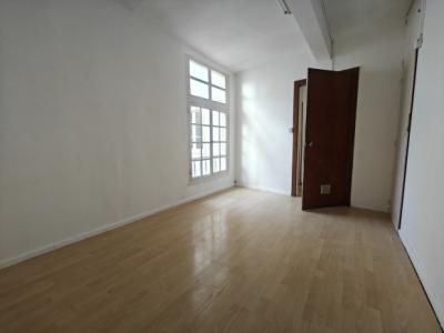 City Center, Building Comprising A Commercial Premises And An Apartment.
