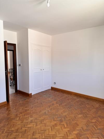Very Beautiful Renovated 5-room House With Large Terrace, Garden And Garage