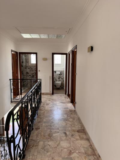 Very Beautiful Renovated 5-room House With Large Terrace, Garden And Garage