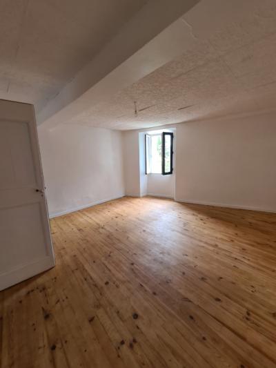 Donazac Village House T4 With Small Courtyard