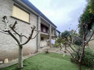 At The Foot Of The City House Of 140 M2 With Gardens And Garage