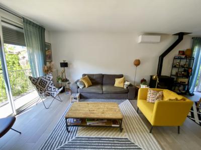 Charming Renovated Townhouse With Garage And Garden