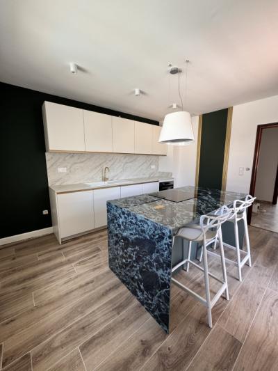 Very Beautiful Renovated 5-room House With Large Terrace, Garden And Garage