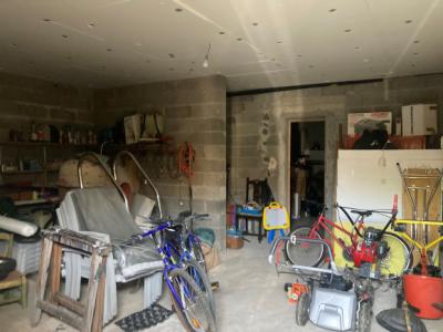 Carcassonne/limoux Axis, Single-story 5-bedroom Villa, Swimming Pool, Garage, Basement, Park.