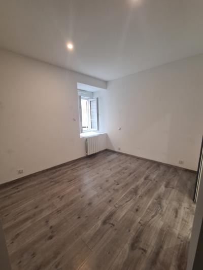 Limoux City Center, In Small Quiet Building, Renovated T2