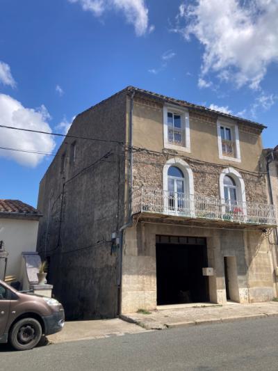 Carcassonne/lezignan Axis, Village House, 4 Bedrooms, 86m2 Living Room, Balconies, Large Garage And 