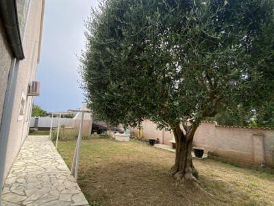 Pieusse - Villa On 374 M2 Of Land
