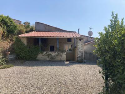 In A Village With All Amenities On The Carcassonne/limoux Axis, 3-bedroom House, Garage, Garden, And