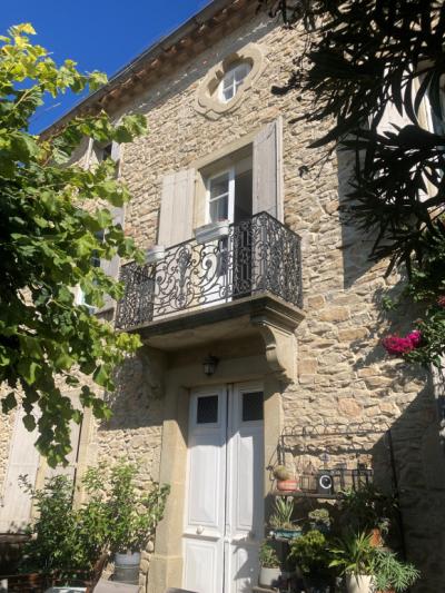 Minervois, 20 Minutes From Carcassonne East, 8-bedroom Mansion With Garden And Terrace.