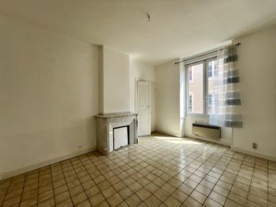 Bastide: Building With 4 Apartments And 2 Professional Premises To Renovate