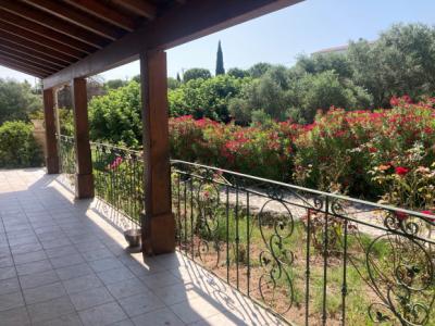 Carcassonne/lezignan Axis, Large Detached Villa With Garage, Swimming Pool, And Pool House, On A Lar