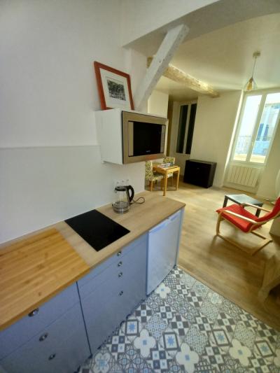 Pretty Furnished Studio Of 24m2 On The 1st Floor Completely Renovated