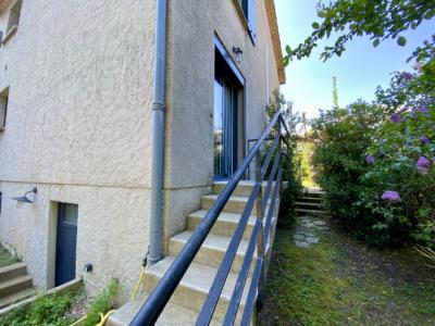 Charming Renovated Townhouse With Garage And Garden