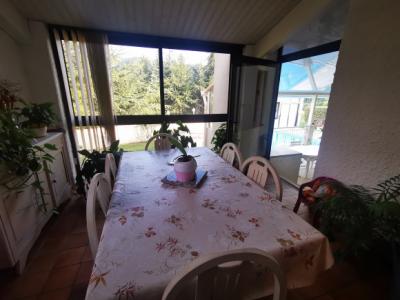 Near Limoux, Large Villa Comprising 2 Apartments On A Plot Of 2420 M2