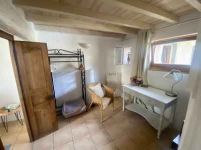 At The Foot Of The City: Charming House With Garage And Detached Garden
