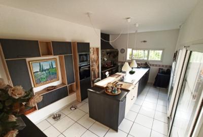 Villa Of 212 M2, On More Than 15,000 M2 Of Land, With Outbuildings And Breathtaking View.