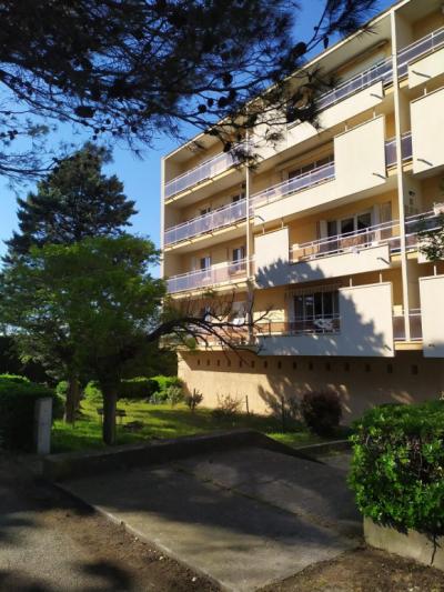 5-room Apartment With Balcony, Cellar And Parking