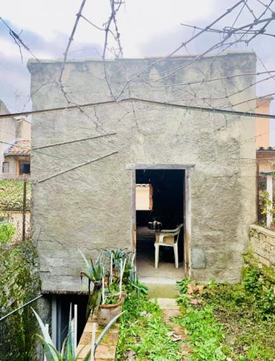 At The Foot Of The City House With Patio, Outbuilding And Garden