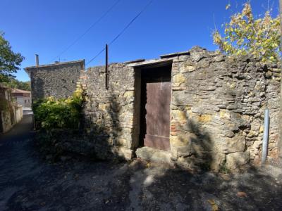 At The Foot Of The City: Shed, With Garden, To Be Converted Into A Dwelling