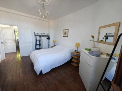 3 Km From Esperaza - Spacious, Dual-aspect Village House.